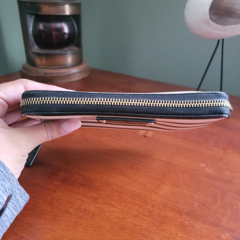 Kate Spade WLRU1459 Wellesley Stripe Patent Leather Zip Wallet Black White
